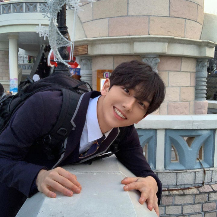 Awet Imut