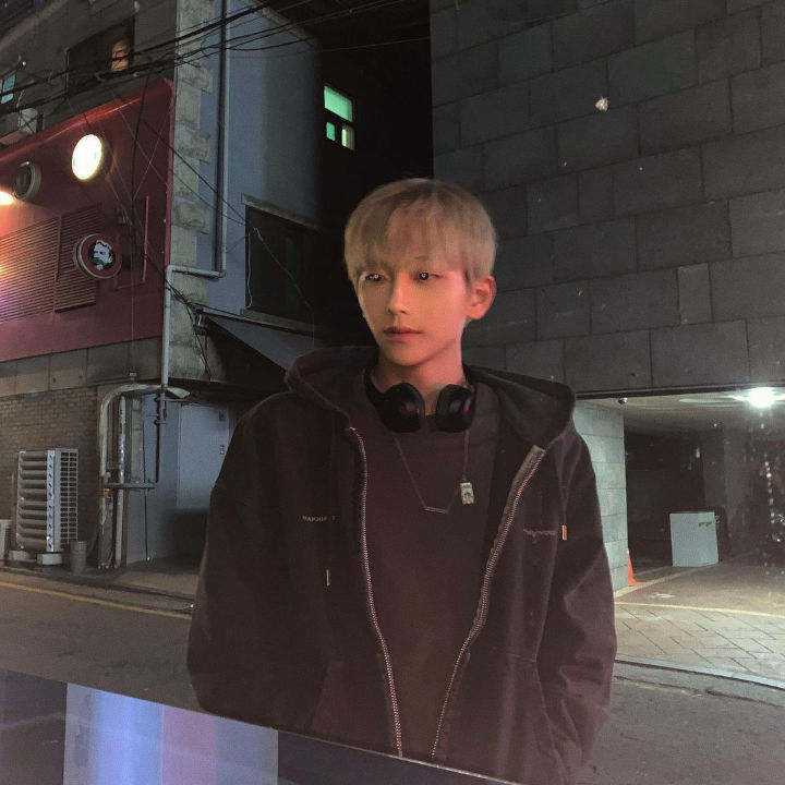 Paripurna Dengan Rambut Silver