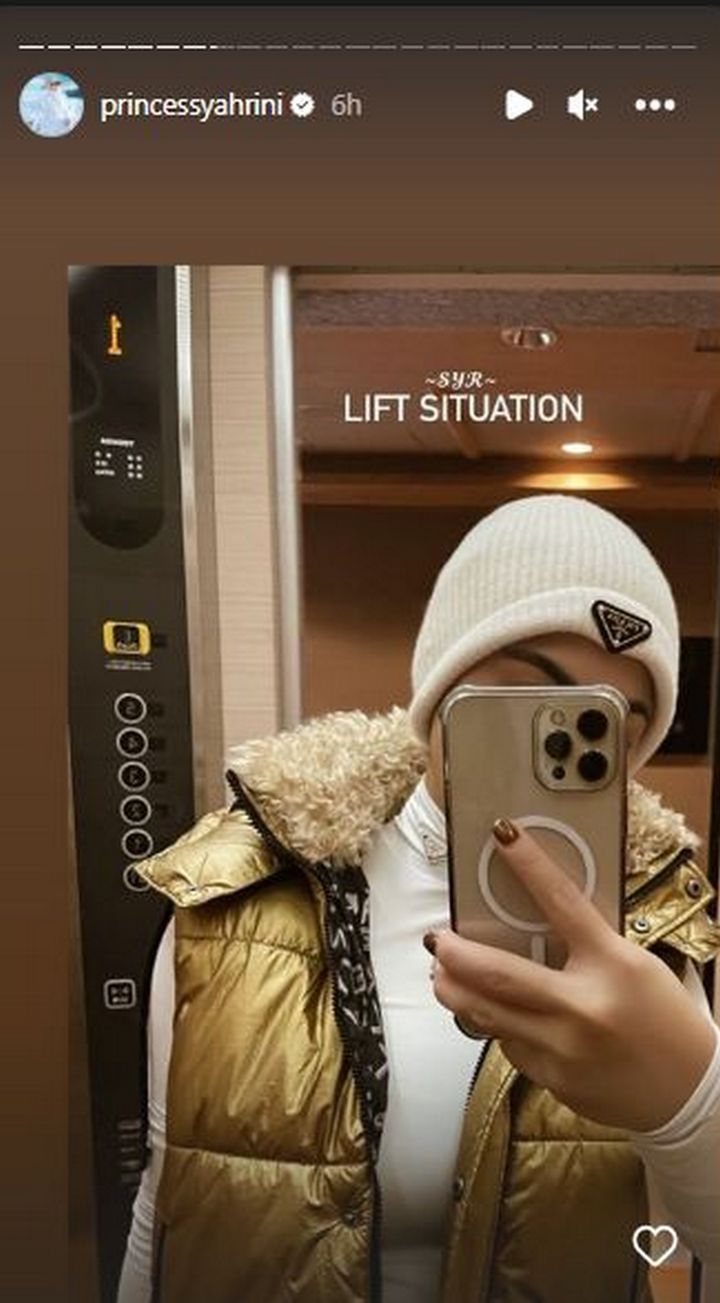 Foto Selfie Syahrini Banjir Cibiran