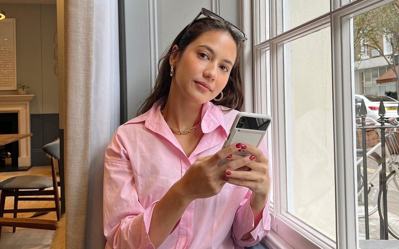 Gaya Kece Pevita Pearce Pakai Kupluk Bikin Terkesima