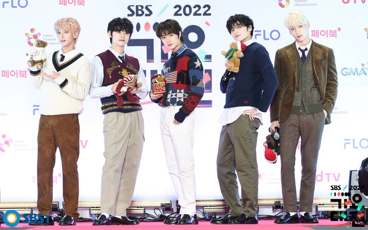 SBS Gayo Daejun 2022: TXT Tampil Ngegas Hempas Tuduhan Lipsync