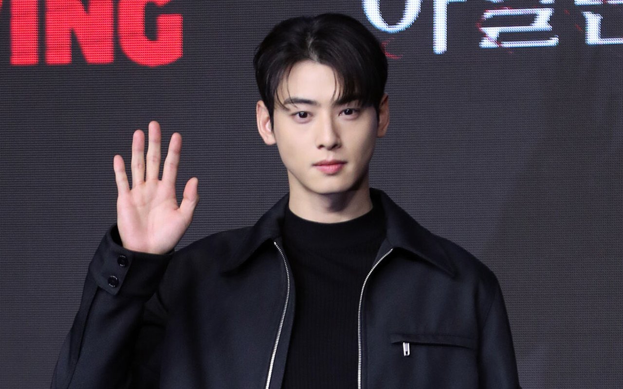 Tak Cuma Modal Tampang, Cha Eunwoo Astro Bikin Takjub Gegara Etos Kerja di Lapangan