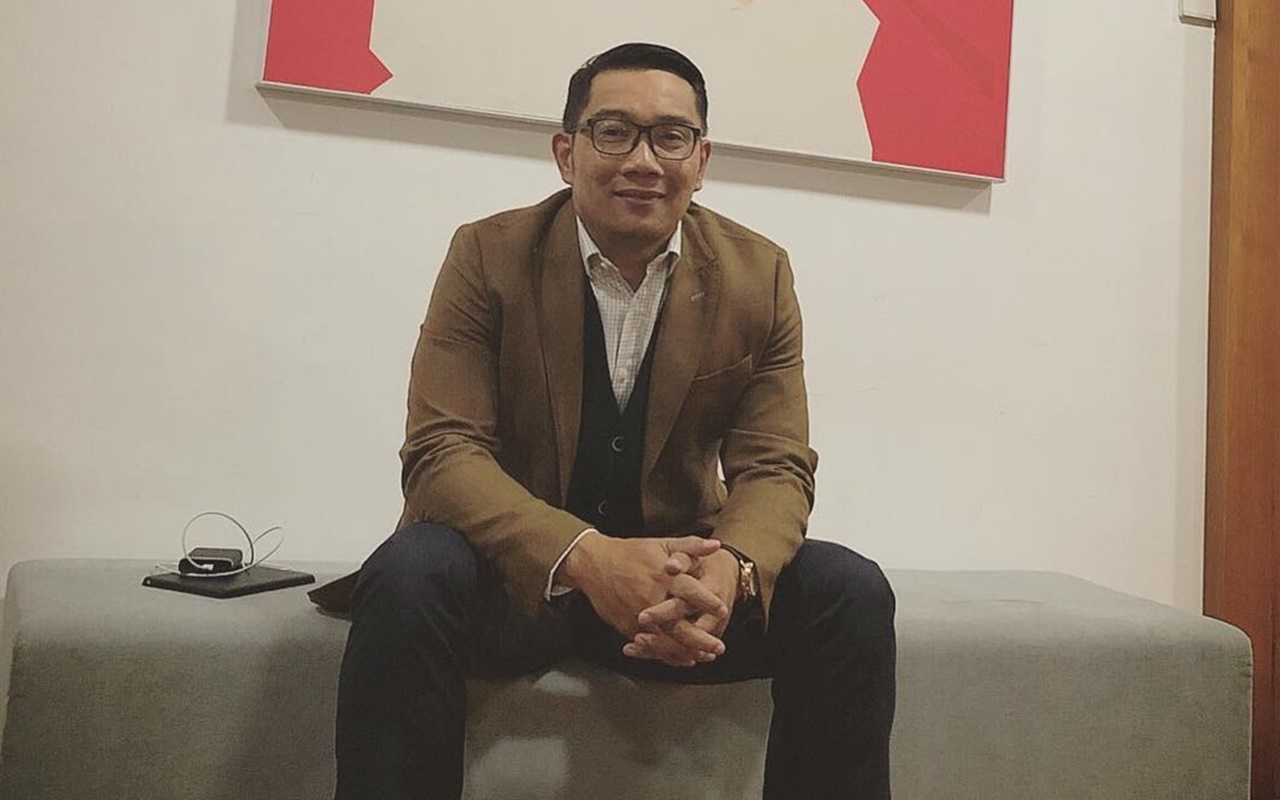 Cara Unik Ridwan Kamil Menunggu Kehadiran Jokowi Curi Atensi