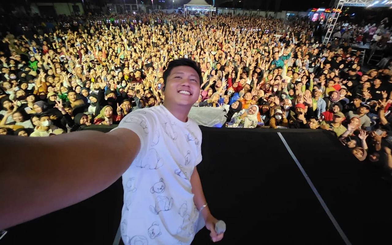 Denny Caknan Bawakan Lagu yang Tak Pernah Diunggah di Medsos, Sukses Ambyarkan Penonton