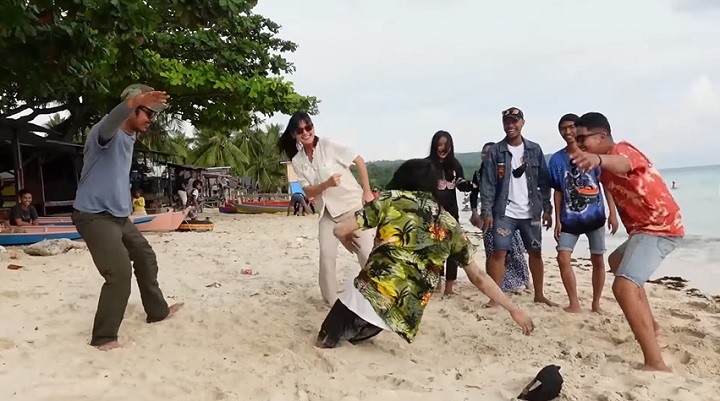 Liburan ke Pantai