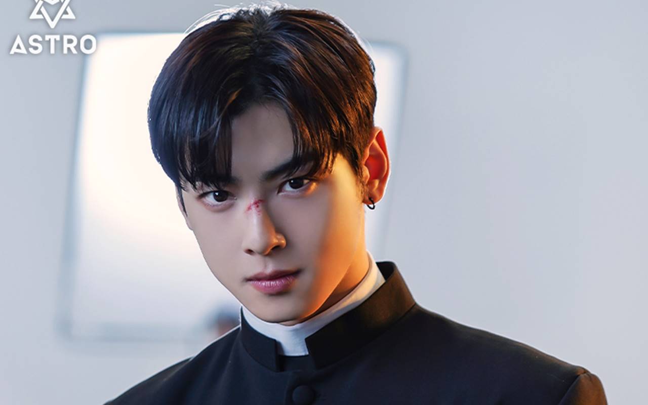  Cha Eunwoo ASTRO Pilih Perpanjang Kontrak Meski Dapat 'Love Call' dari Agensi Aktor Lain