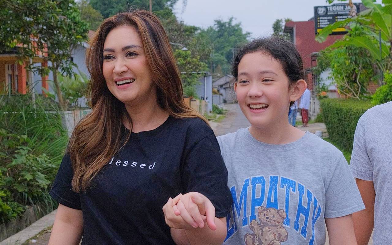 Nafa Urbach Dipuji Usai Paksa Anak Belajar Bahasa Jawa Meski Punya Darah Blasteran