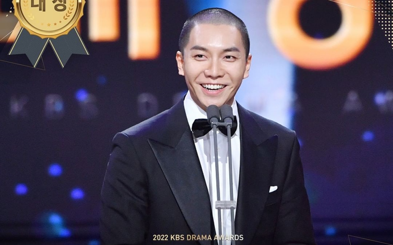 KBS Drama Awards 2022: Lee Seung Gi Bahas Konflik dengan Hook Saat Beri Pidato Kemenangan