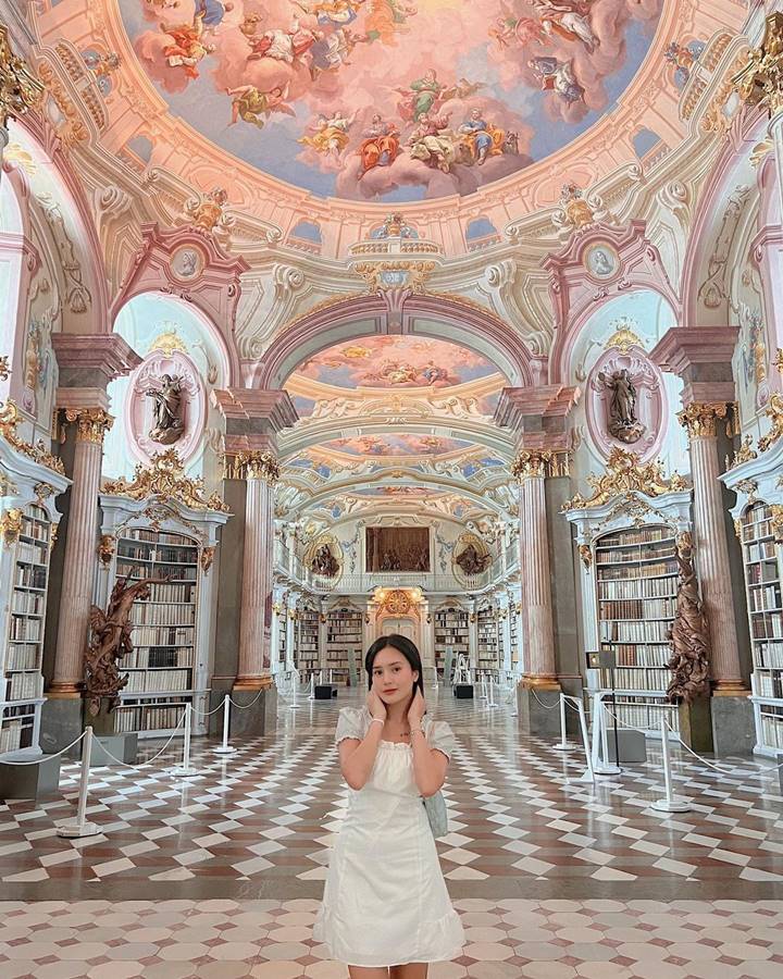 Abadikan Momen di Admont Abbey Library
