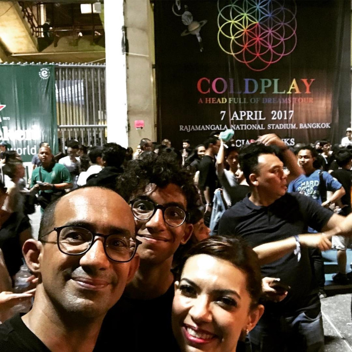 Nonton Konser Coldplay Bareng