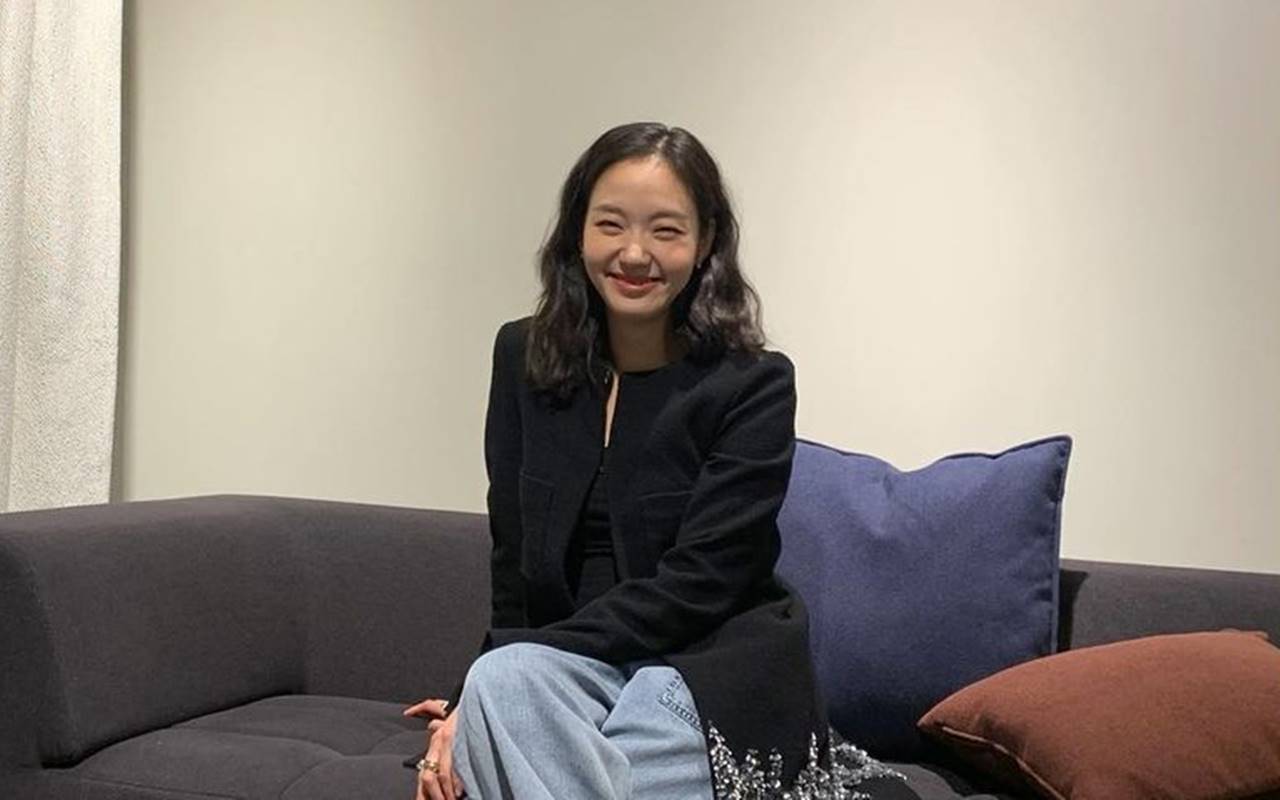 Style Beda Kim Go Eun Jadi Brand Ambassador Chanel Banjir Pujian