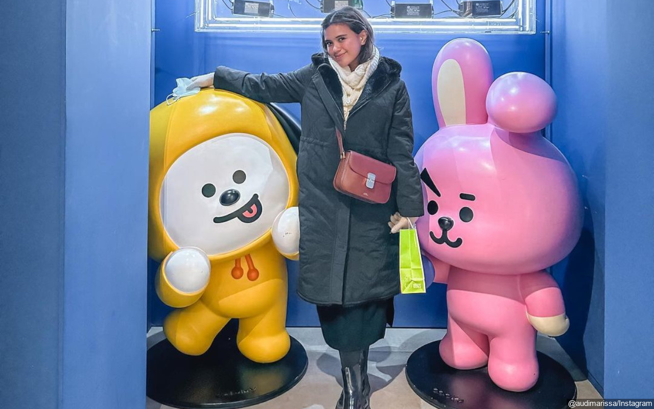 Tiru Pose Jungkook BTS di Pantai, Audi Marissa: Gue Kependekan Kayaknya