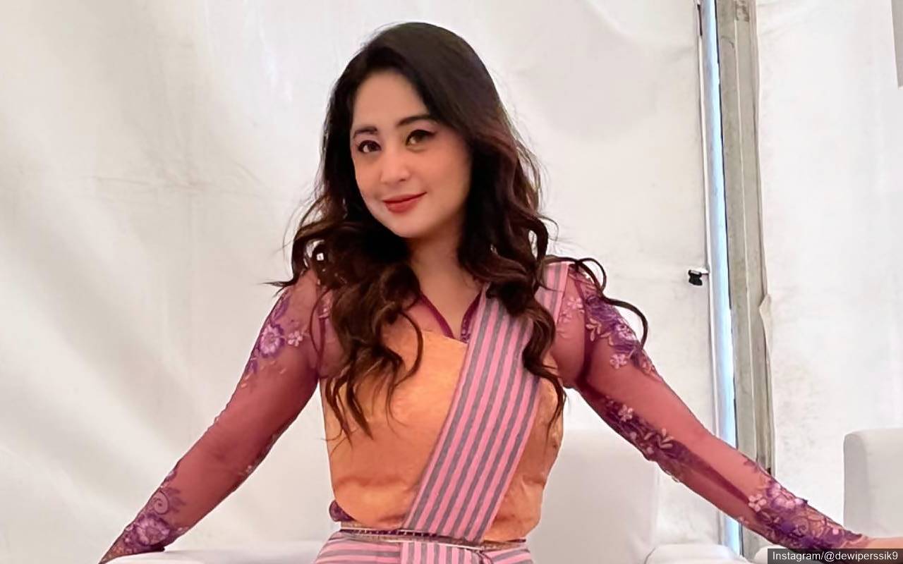 Dewi Persik Beber Perjuangan Tak Main-main Usai Terima Tantangan Nyanyi Live Sambil Ice Skating