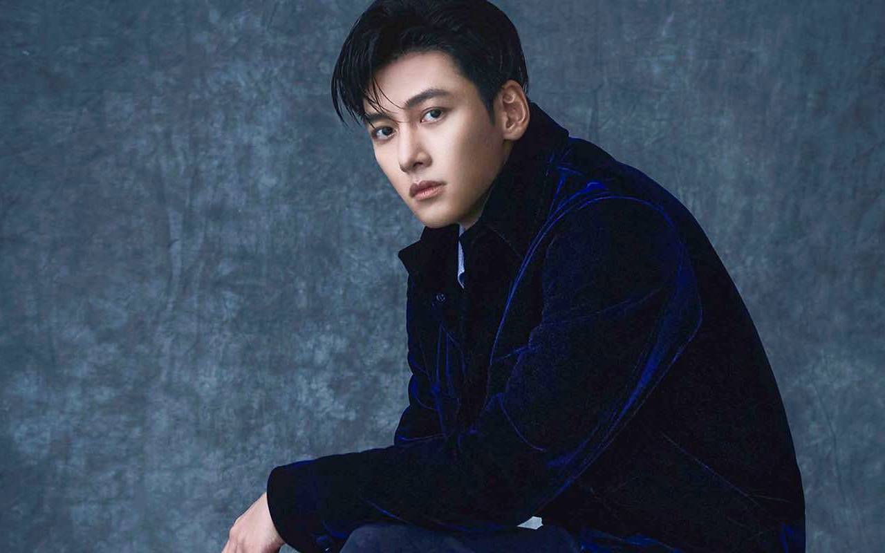 Perilaku Ji Chang Wook Saat Liburan Buktikan Dirinya Workaholic Sejati