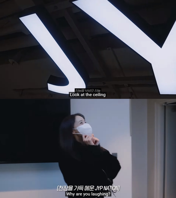 Yoona SNSD Tertawakan Langit-Langit Ruang Latihan JYP Entertainment