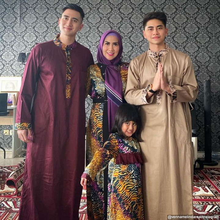 Rayakan Hari Raya