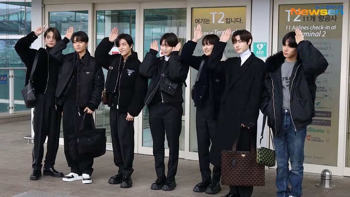 Ni-Ki Beda Sendiri Saat ENHYPEN OTW Event Prada Milan, Harga Outfit Curi Fokus