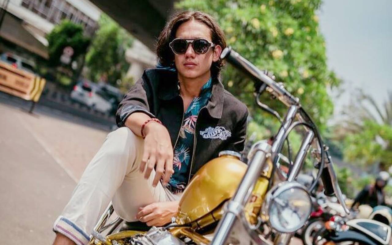 Adipati Dolken Ungkap Alasan Sangat Senang Perankan Antagonis di Film Horor