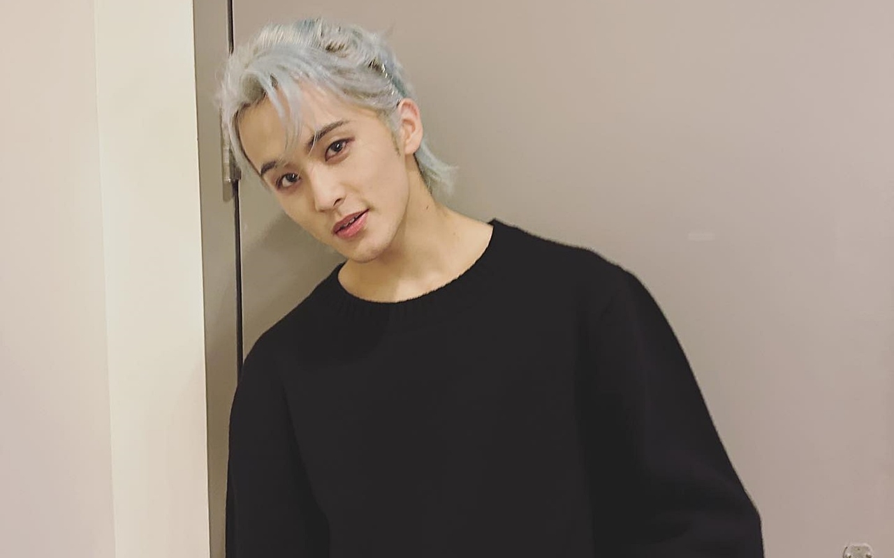 Mark Lee NCT Mendadak Nyeletuk Gaun Pengantin Untuk Kekasih