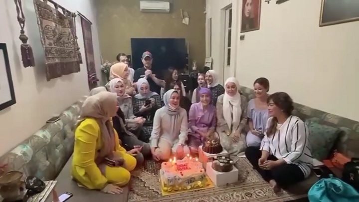 Kebersamaan di Ulang Tahun Elma 