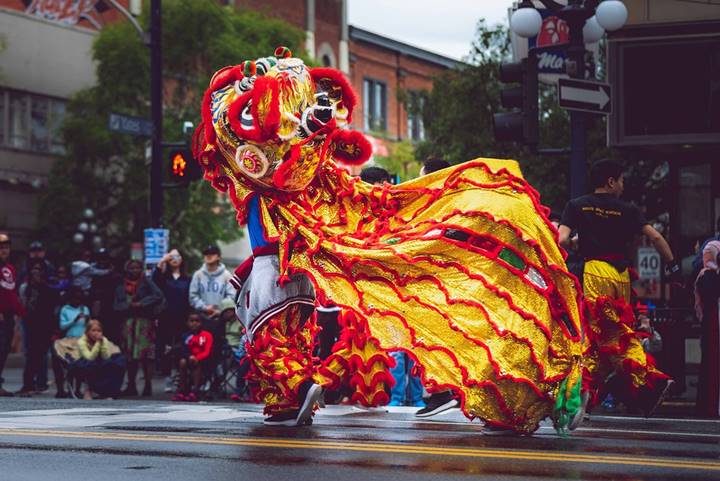 Parade Barongsai Di Prancis