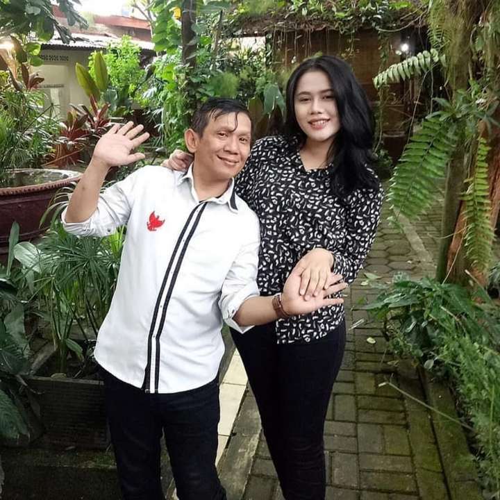Ginanjar dan Tiara Amalia (32 tahun)