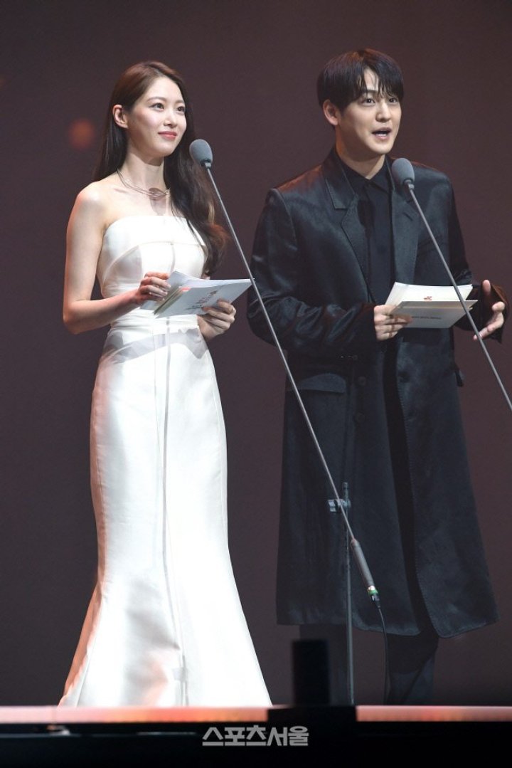 SMA 2023: Kim Bum dan Gong Seung Yeon Bahas Momen Berkesan, Chemistry Curi Fokus