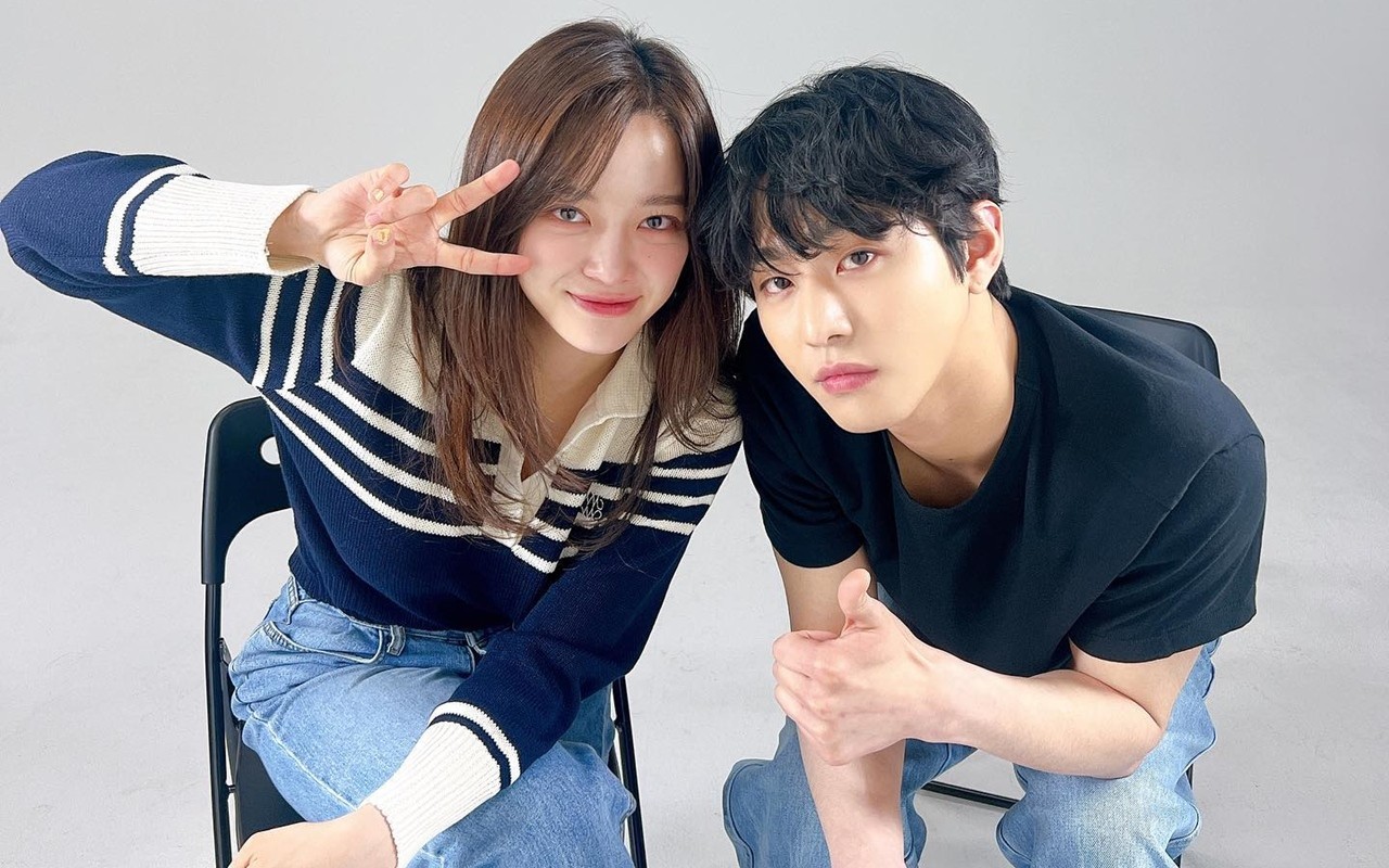 Ahn Hyo Seop Dicurigai Pacari Kim Sejeong Gegara Potret Selfie