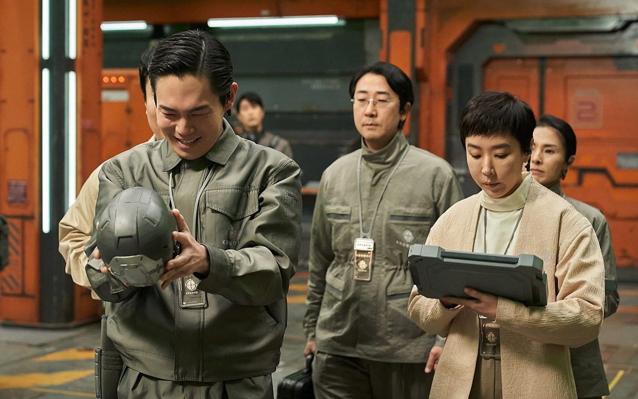 Garapan PD 'Train to Busan', Peringkat Tinggi 'JUNG_E' di Netflix Global Jadi Omongan Netizen Korea