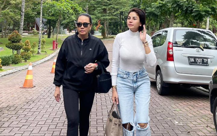 Fitri Salhuteru Dikabarkan Diunfollow Nikita Mirzani, Raline Shah Tampil Beda - Topik Pagi