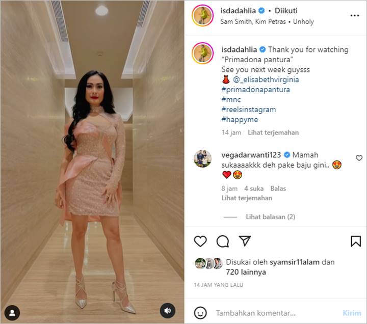 Iis Dahlia Dipuji Awet Muda Kala Pakai Dress Pink, Resep Kecantikan Disorot Lagi