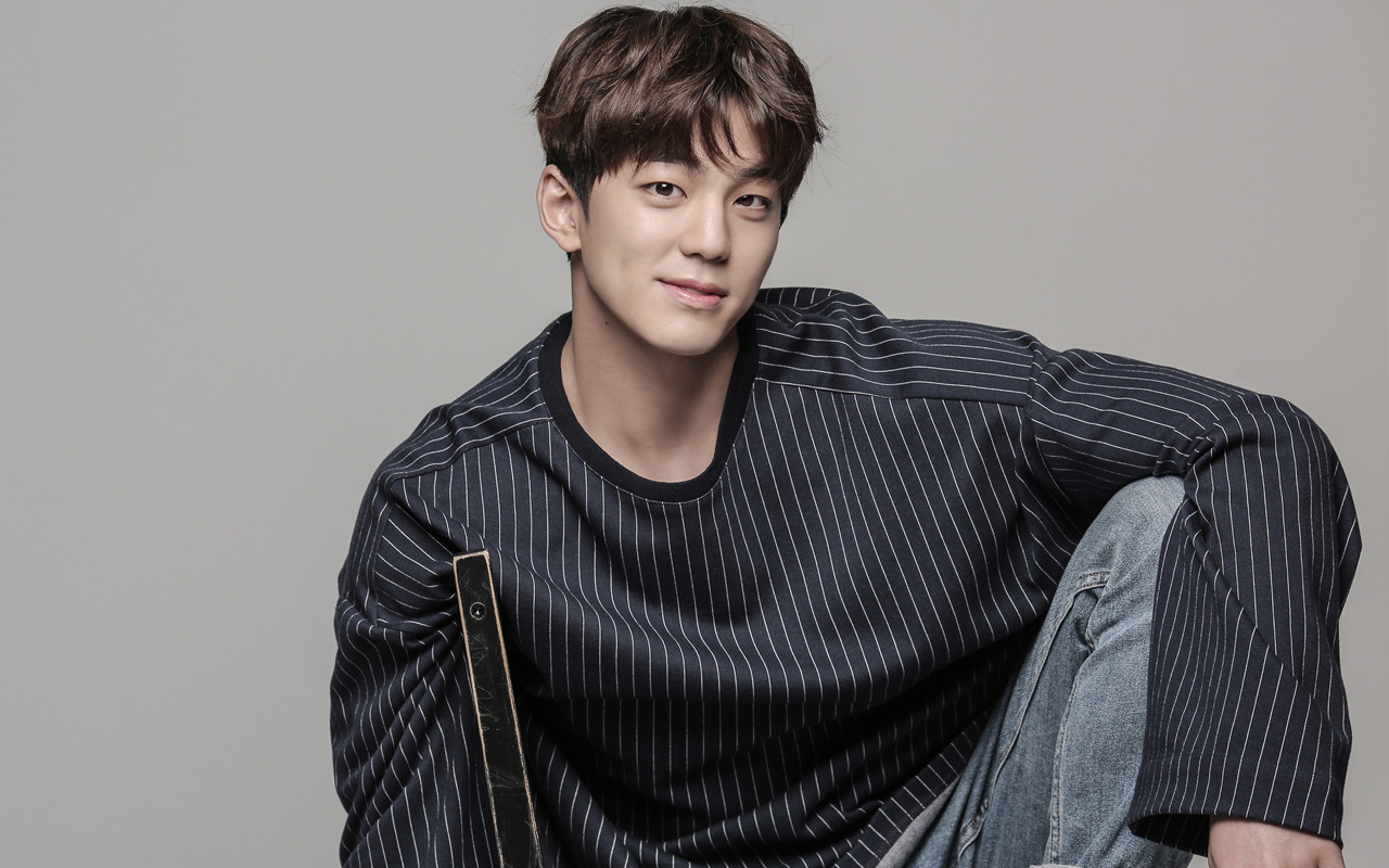 Kim Min Kyu Puji Selangit Lawan Main di 'The Heavenly Idol'