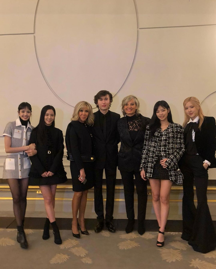 Foto Bareng Ibu Negara Prancis