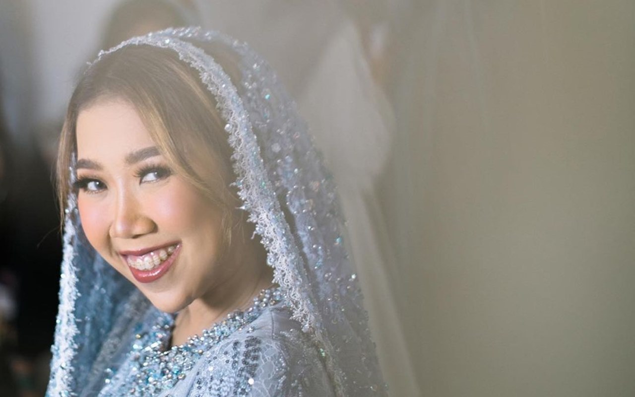 Kiky Saputri Nangis-Nangis Sehari Sebelum Nikah