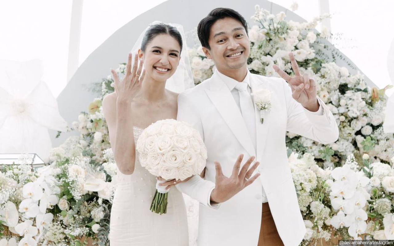 Berbentuk Unik, Cincin Nikah Mikha Tambayong & Deva Mahenra Punya Makna Dalam
