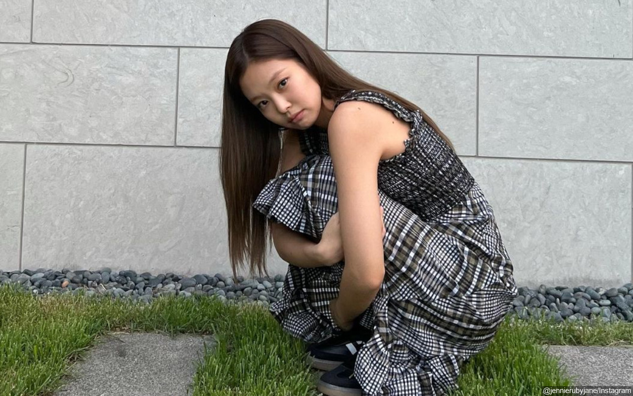 Jennie BLACKPINK Sopan Tutup Aurat Pakai Kerudung di Masjid Abu Dhabi, Sampai Dipanggil Ukhti