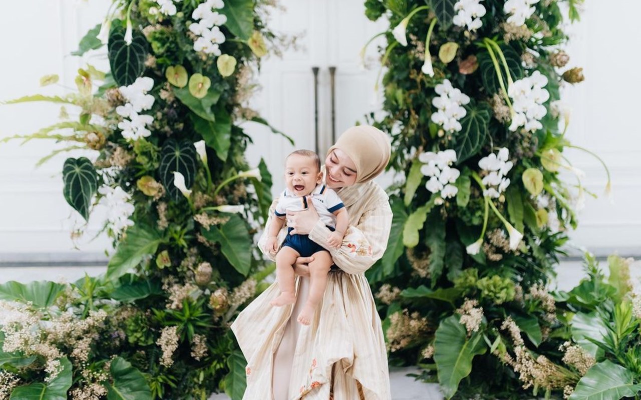 Lesti Kejora Unjuk Kebolehan Berkuda, Kehadiran Baby L Ikut Dilirik