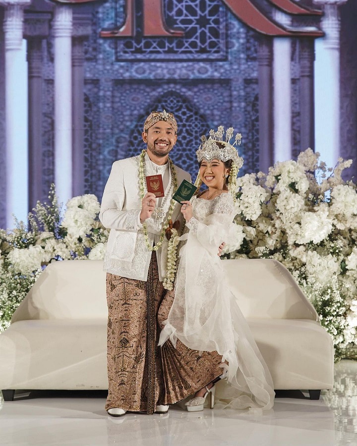 Kiky Saputri Menikah dan Nikmati Honeymoon Keliling Eropa