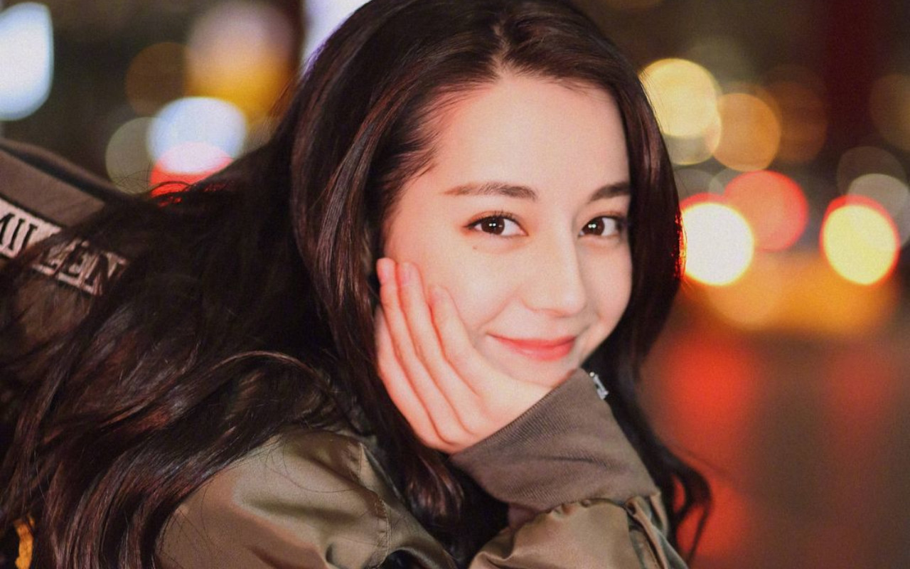 Dilraba Dilmurat Dapat Perlakuan Spesial dari Dior, Dibandingkan dengan Jisoo BLACKPINK