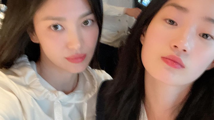 Song Hye Kyo Seru-Seruan di Paris, Kedekatan dengan Bestie Jennie BLACKPINK Disorot