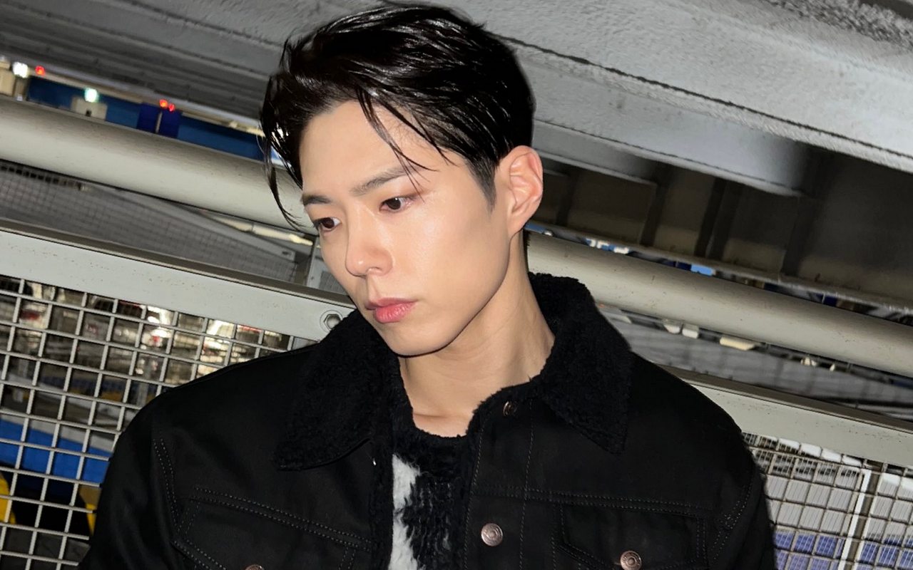 Bareng Artis YG, Park Bo Gum Jadi Sukarelawan Kirim Briket untuk Beri Kehangatan Pada Warga