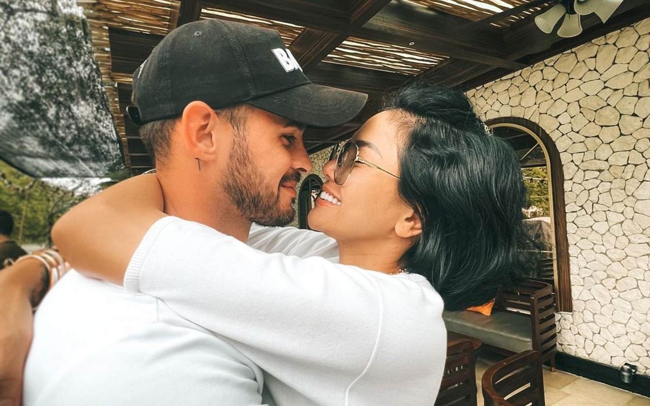 Pacar Bule Mualaf Nikita Mirzani Satu Jam Operasi Sunat, Sempat Alami Gangguan Pernapasan