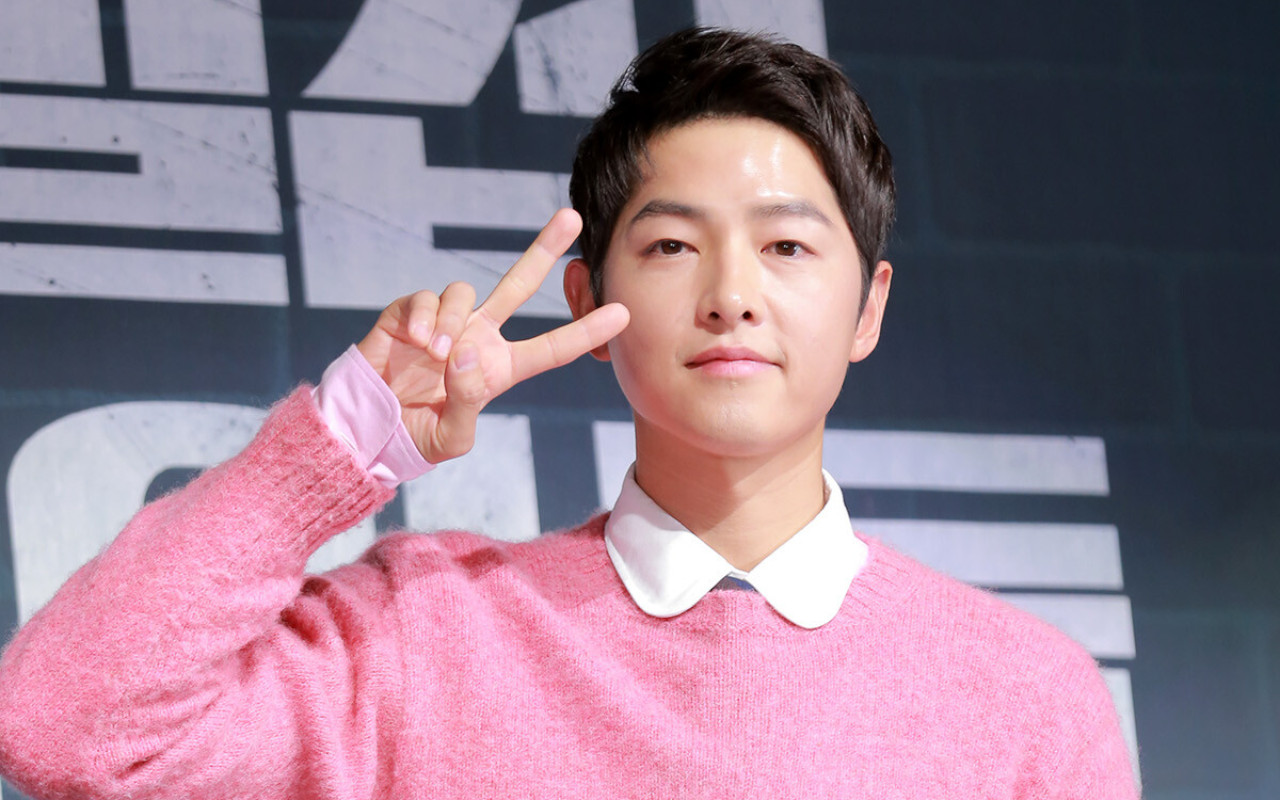 Media Spill Prediksi Wajah Anak Song Joong Ki & Katy Louise Saunders di Usia 2 Tahun