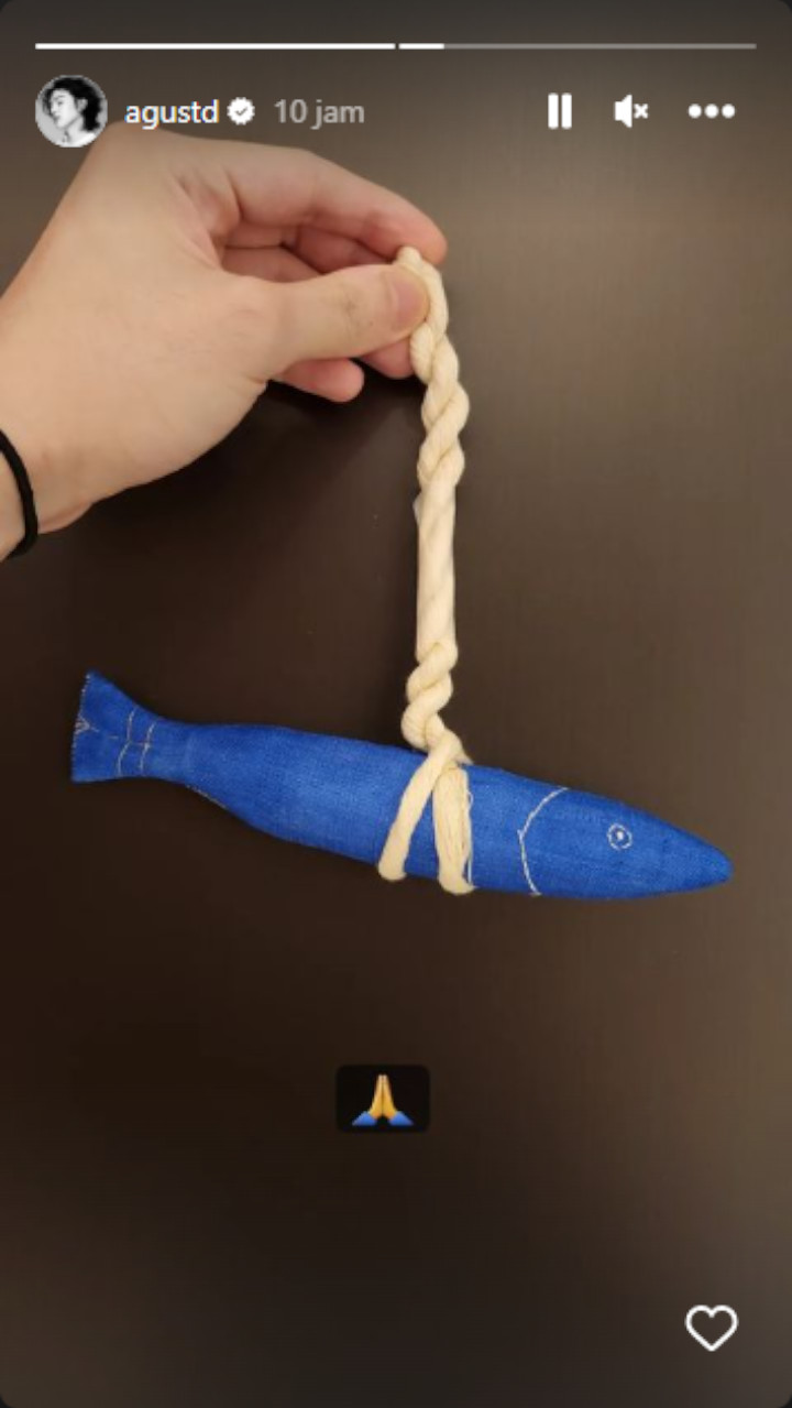 Suga BTS Pamer Kado Ikan Tolak Bala dari Hoshi SEVENTEEN, Harganya Mengejutkan