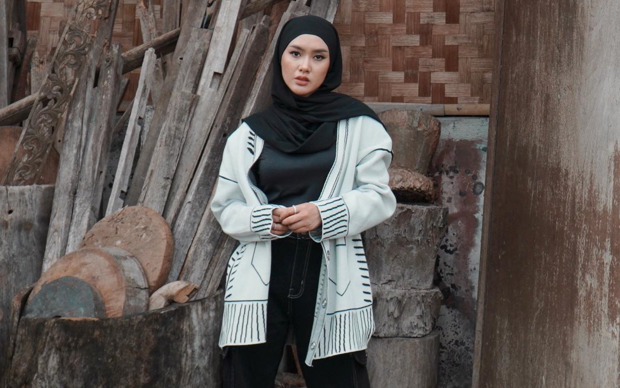 Terciduk Lepas Hijab, Cita Citata Balas Komentar Pedas Netter
