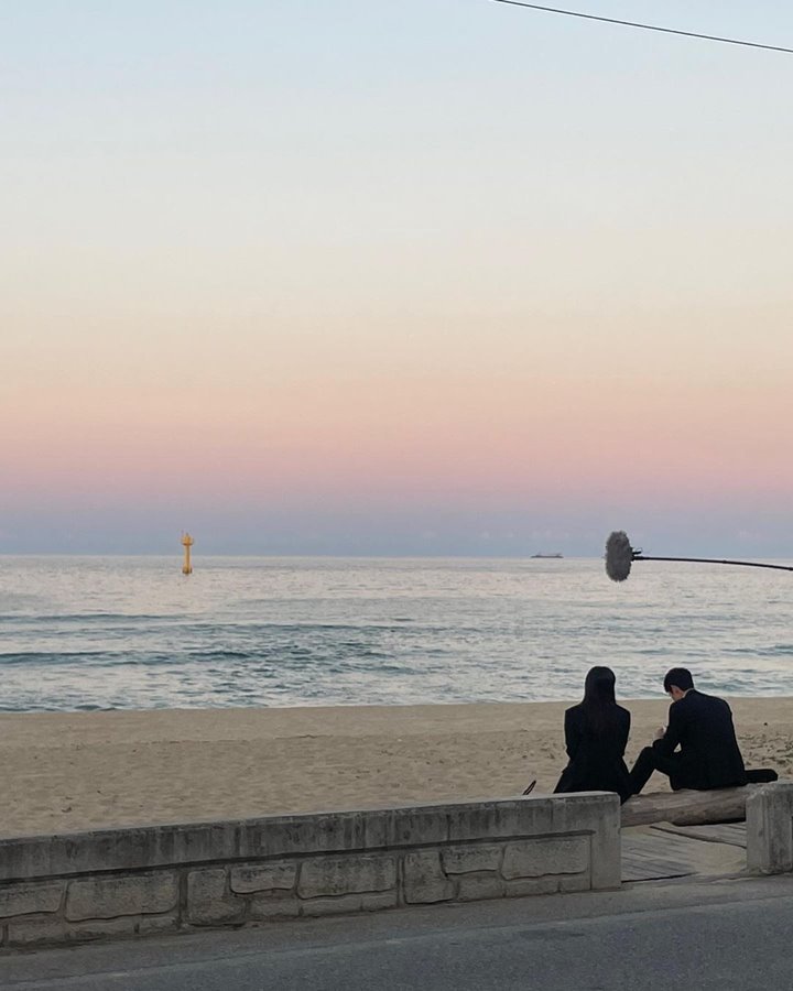 BTS Adegan Di Pantai
