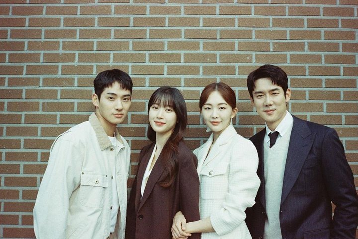 Bareng Cast Lain