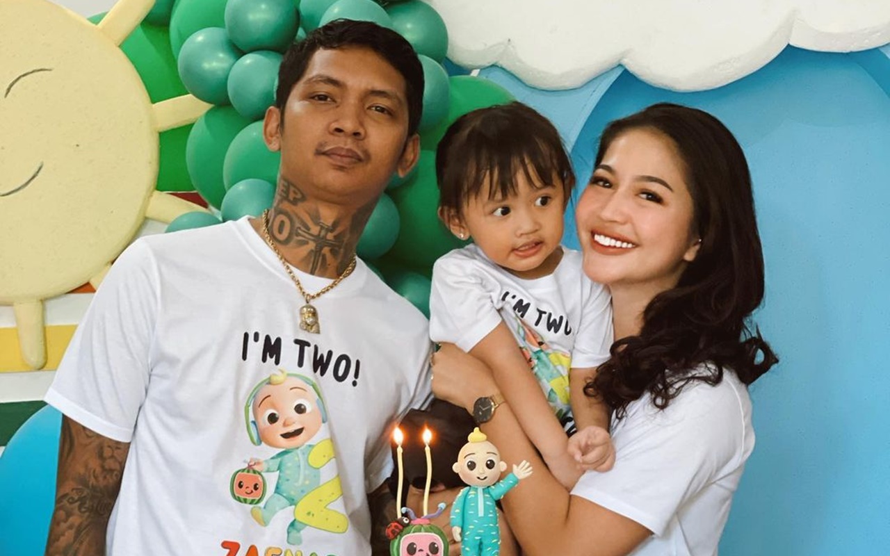 Anak Young Lex Divonis Autisme, Istri Cantik Nangis Beber Tanda-tandanya