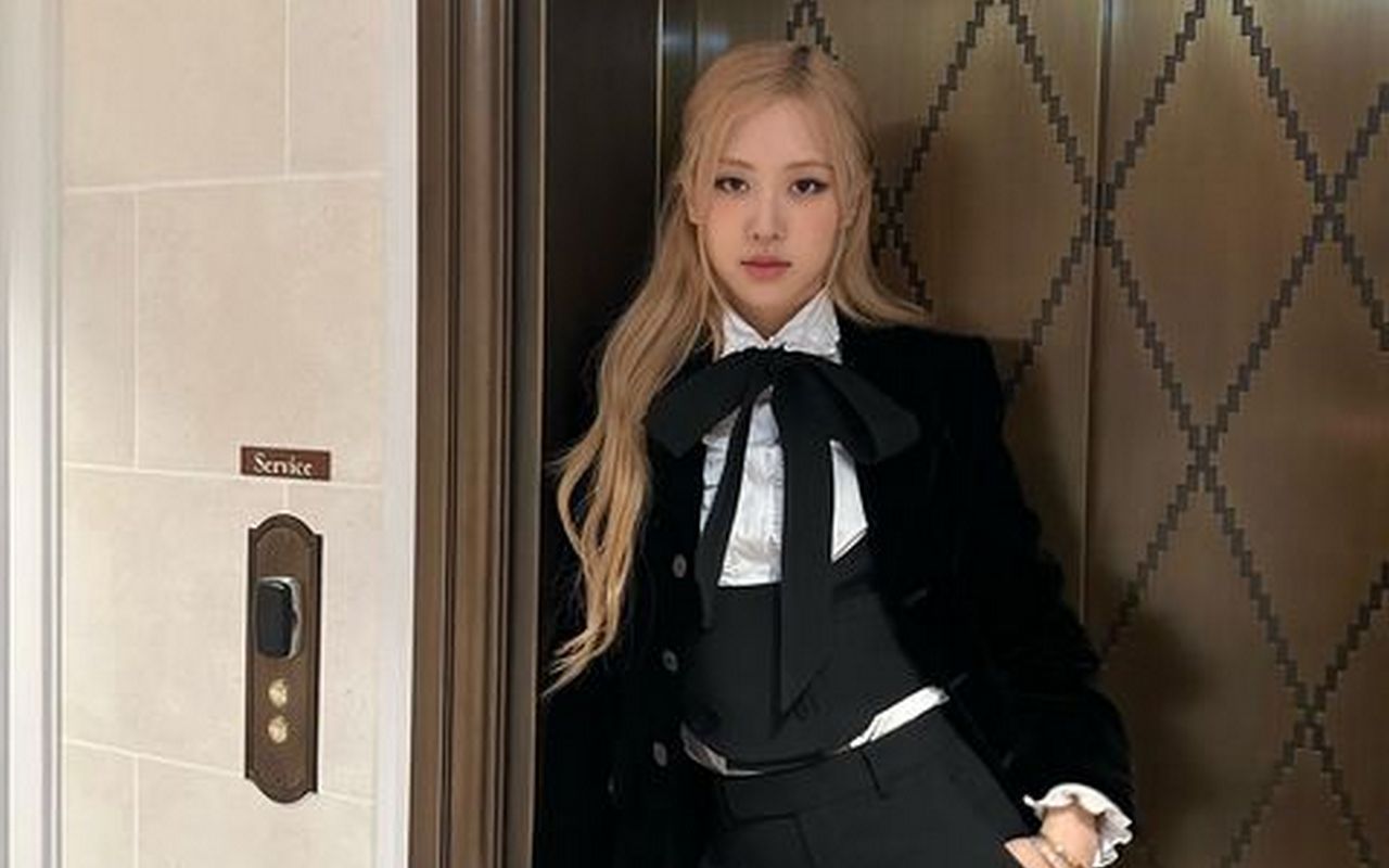 Rayakan Ultah Ke-26, Rose BLACKPINK Posting Foto Masa Kecil yang Menggemaskan