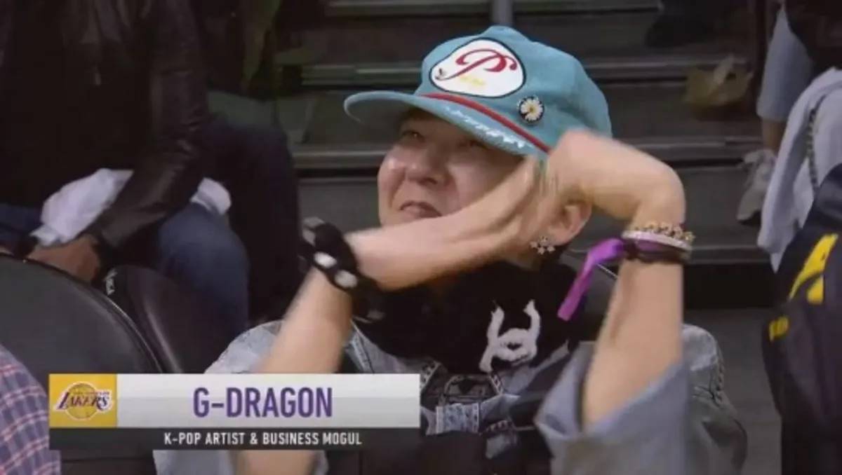 G-Dragon BIGBANG kala menonton NBA